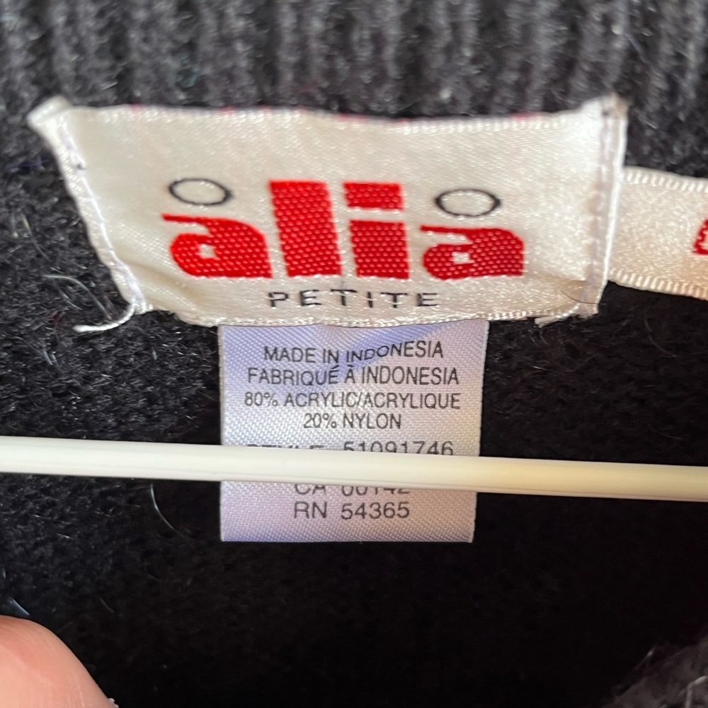 Vintage Alia Colorful Graphic Sweater - Picture 3 of 3